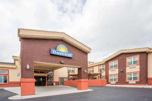 Days Inn by Wyndham Manitou Springs image 11