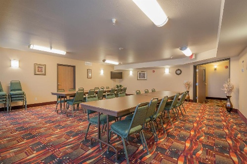 Days Inn by Wyndham Manitou Springs image 18