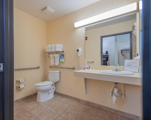 Days Inn by Wyndham Manitou Springs image 38